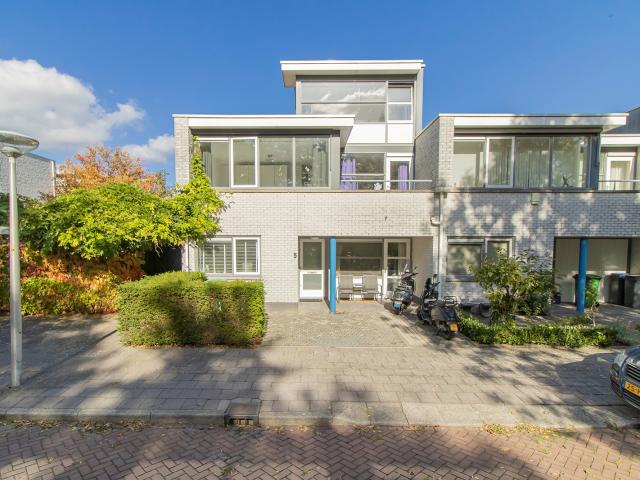 5 bedrooms hoekwoning Surface Area: 171m2