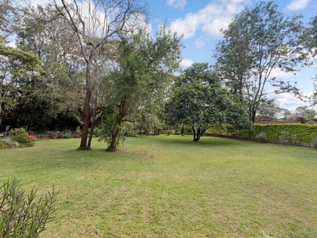 5 bedrooms house for sale