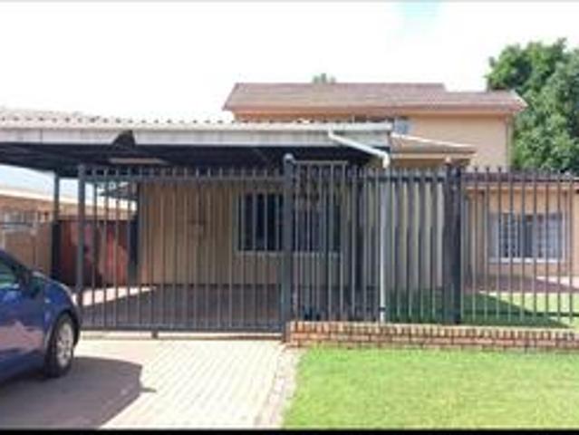 5 bedrooms house in park town mayville