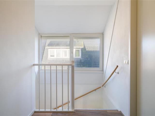 5 bedrooms House Surface Area: 175m2 Furnished