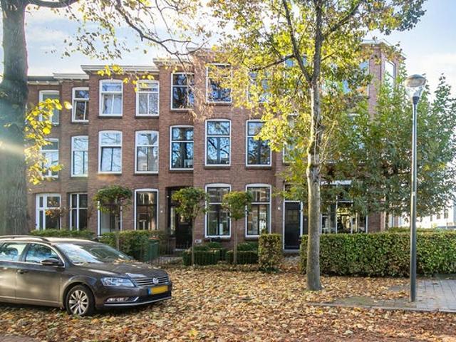 5 bedrooms House Surface Area: 244m2 Unfurnished Available from: 2026 10 01