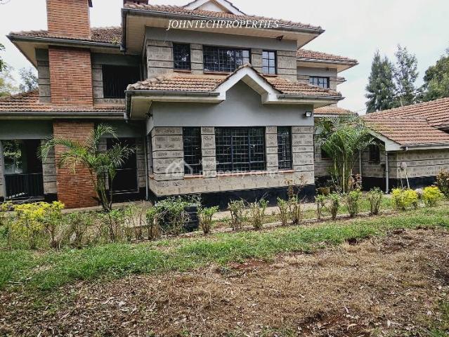 5 Bedrooms House