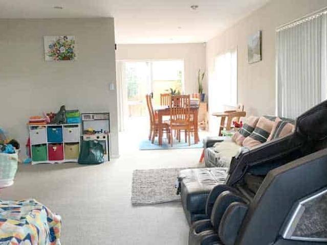 5 Bedrooms in Flat Bush