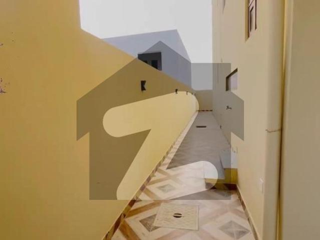 5 Bedrooms Luxurious Villa for RENT, Near Main Entrance of Bahria Town Precinct 1