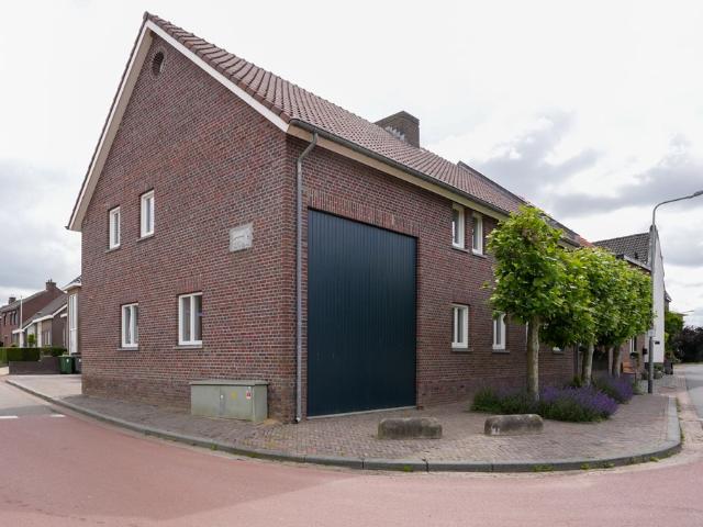 5 bedrooms Surface Area: 207m2