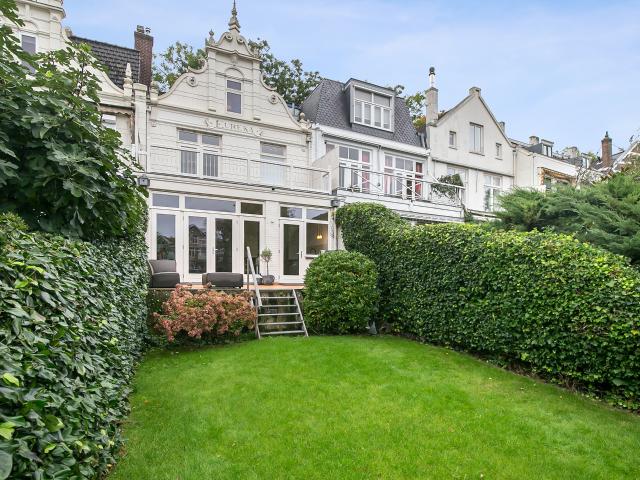5 bedrooms tussenwoning Surface Area: 199m2