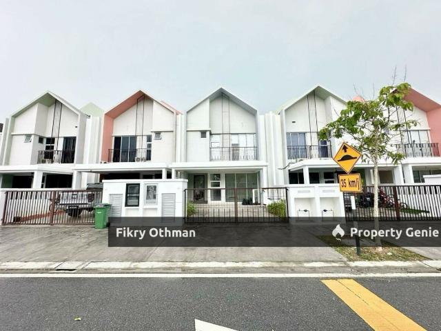 5 BEDROOMS 2 Storey Superlink, Serene Heights Type Frischia, Bangi Semenyih