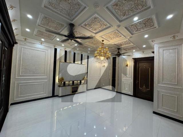 5 Beds 10 Marla Ideal Location House for Sale in Woods Block Paragon City Barki road Lahore. Paragon City Woods Block