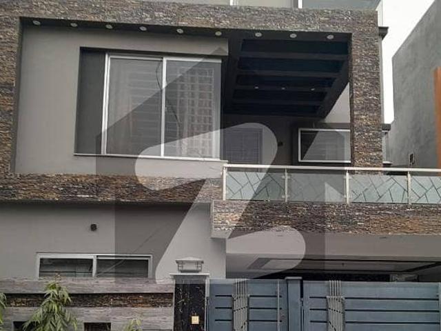 5 beds slitly used 8 marla house for sale bahria orchard lahore 25000