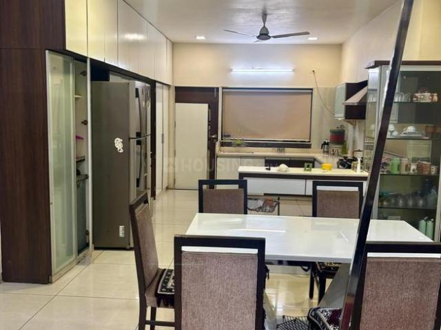 5 BHK Villa in Thaltej for resale Ahmedabad. The reference number is 20306016