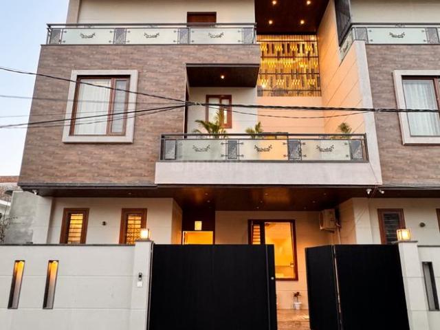 5 BHK Villa in Vaishali Nagar for resale Jaipur. The reference number is 17330391