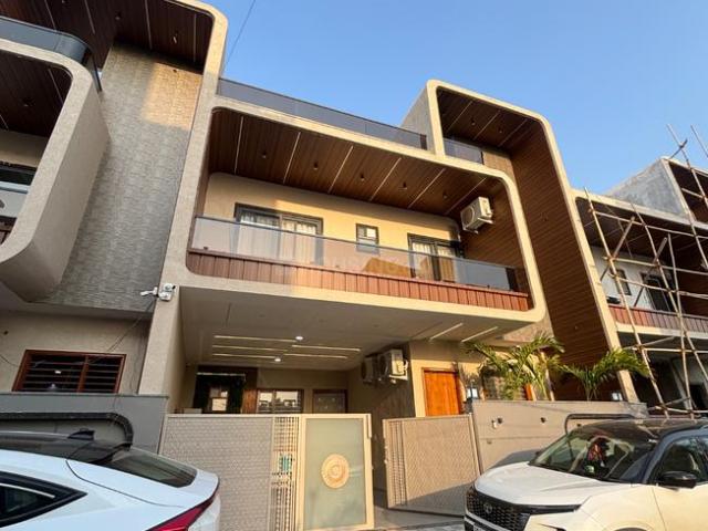 5 BHK Villa in Vaishali Nagar for resale Jaipur. The reference number is 20536019