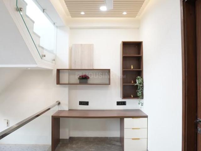 5 BHK Villa in Wave City for resale Ghaziabad. The reference number is 20843997