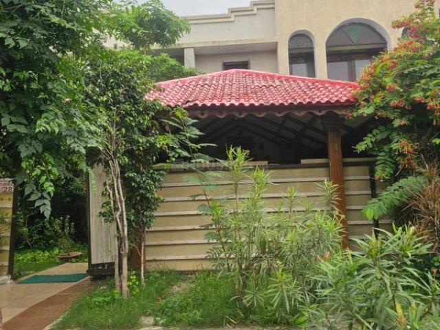 5 BHK Villa in Bodakdev for rent Ahmedabad. The reference number is 20113903
