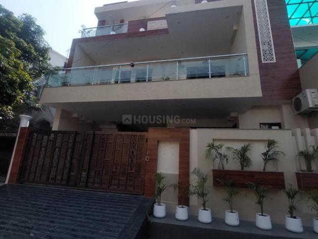 5 BHK Villa in Gomti Nagar for resale Lucknow. The reference number is 14836490