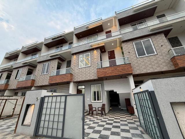 5 BHK Villa in Jagatpura for resale Jaipur. The reference number is 19945406