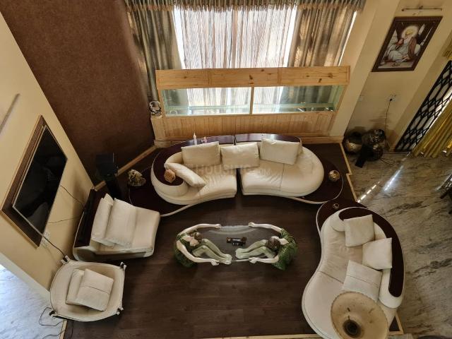 5 BHK Villa in Kalyani Nagar for resale Pune. The reference number is 17712446
