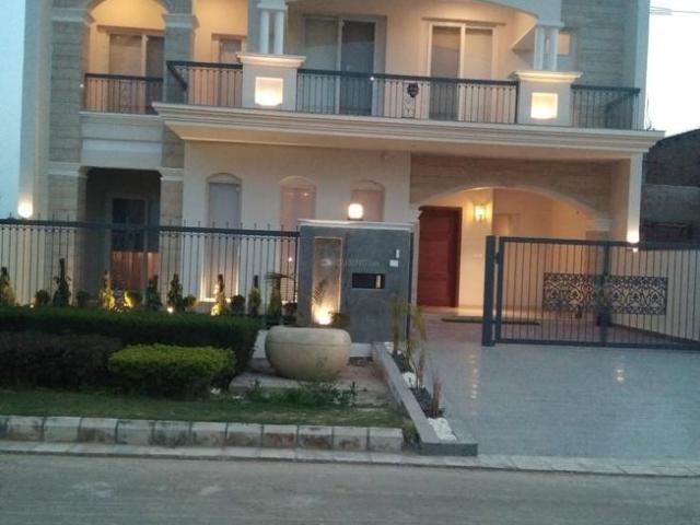 5 BHK Villa in Mullanpur Garibdass for resale Chandigarh. The reference number is 8750100