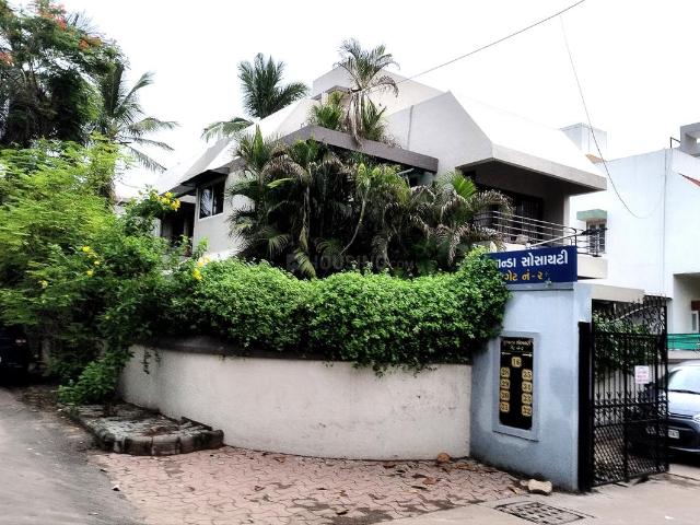 5 BHK Villa in Naranpura for resale Ahmedabad. The reference number is 20785968