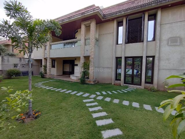 5 BHK Villa in New Alkapuri for resale Vadodara. The reference number is 19799318
