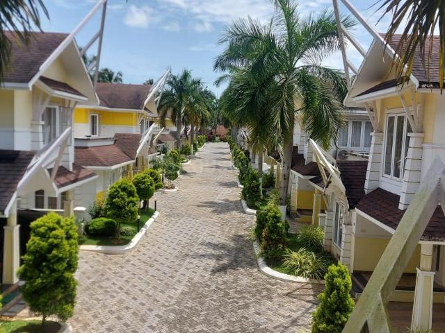 5 BHK Villa in Panangad for resale Kochi. The reference number is 20519675