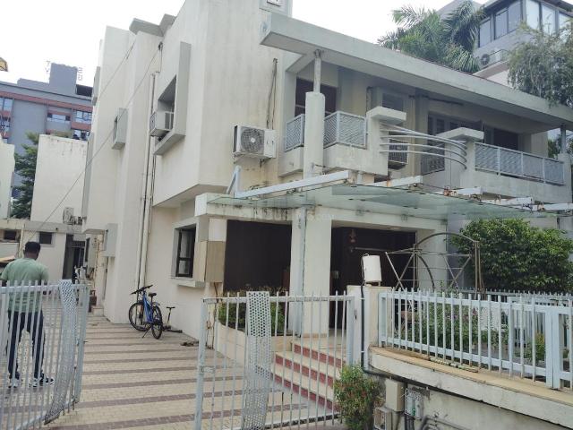 5 BHK Villa in Prahlad Nagar for resale South West. The reference number is 17452643