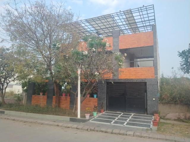 5 BHK Villa in Rau for resale AB Bypass Road. The reference number is 16943264