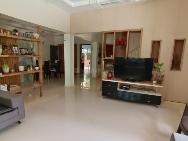 5 BHK Villa in Satellite for resale Ahmedabad. The reference number is 19892152