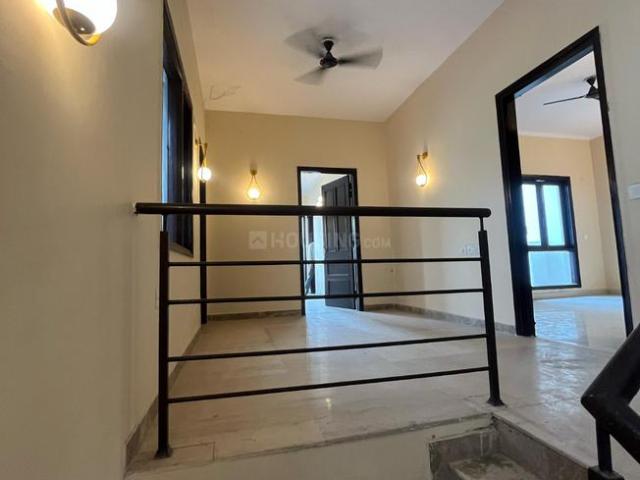 5 BHK Villa in Sector 128 for rent Noida. The reference number is 20001209