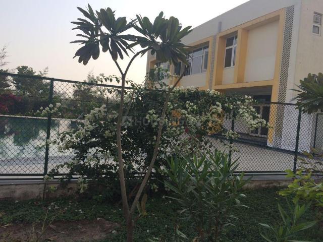 5 BHK Villa in Sector 128 for resale Noida. The reference number is 20091366