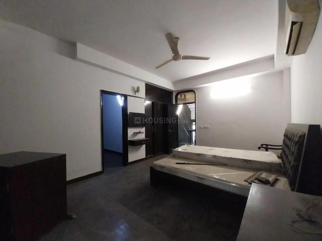 5 BHK Villa in Sector 14 for resale Noida. The reference number is 19132148