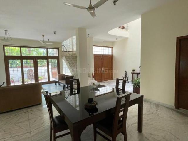 5 BHK Villa in Sector 15A for rent Noida. The reference number is 16994313