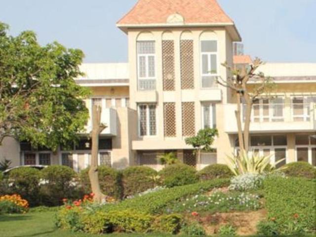 5 BHK Villa in Sector 49 for resale Faridabad. The reference number is 17257331
