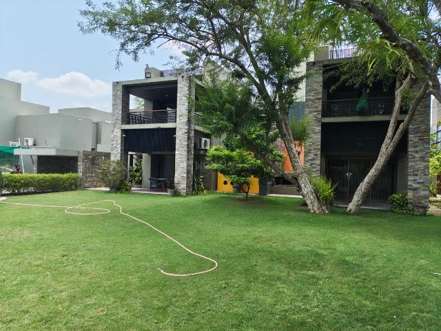 5 BHK Villa in Shantipura for rent Ahmedabad. The reference number is 20930974