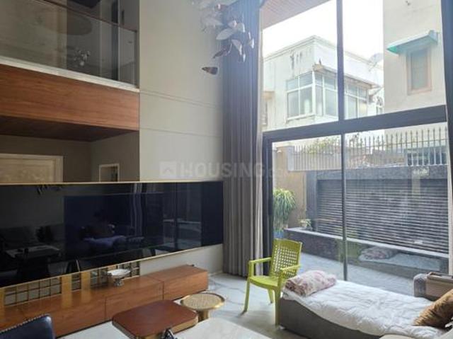 5 BHK Villa in Shyamal for resale Ahmedabad. The reference number is 20242646