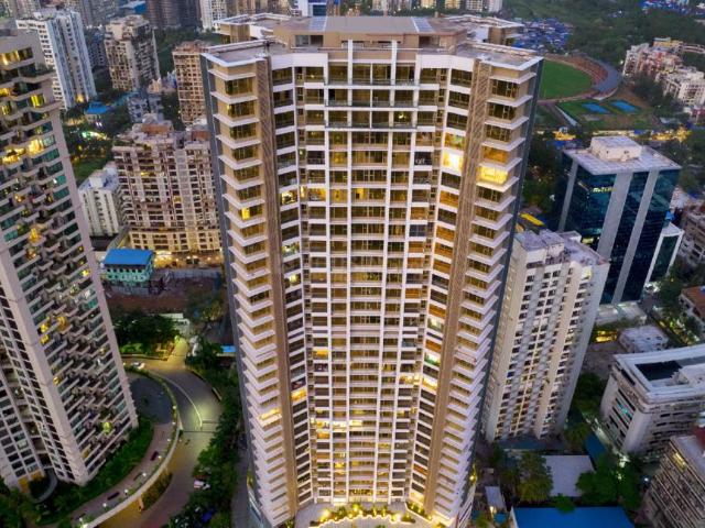 5 BHK Apartment in Andheri West for resale Mumbai. The reference number is 20018240