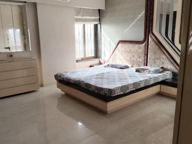 5 BHK Apartment in Agripada for rent Mumbai. The reference number is 20689910