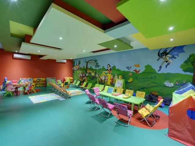 5 BHK Apartment in Bopal for resale Ahmedabad. The reference number is 20344721