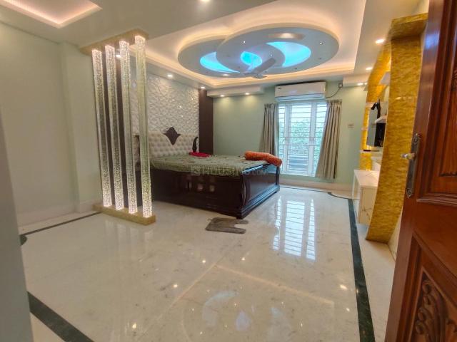 5 BHK Apartment in Bhowanipore for resale Kolkata. The reference number is 20372396