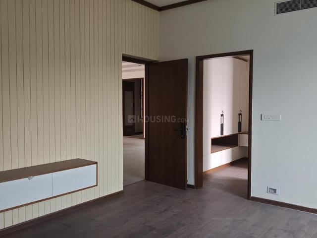 5 BHK Apartment in Gachibowli for rent Hyderabad. The reference number is 19850392