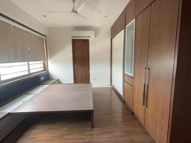 5 BHK Apartment in Gulbai Tekra for resale Ahmedabad. The reference number is 20357841
