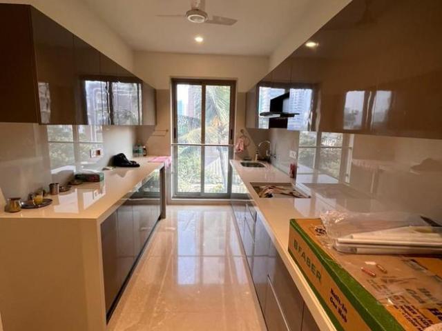 5 BHK Apartment in Dadar East for resale Mumbai. The reference number is 19428677