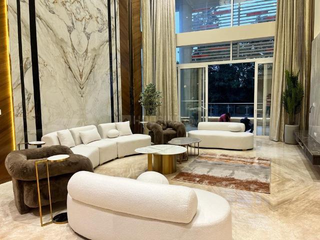 5 BHK Apartment in Koregaon Park for resale Pune. The reference number is 17192084