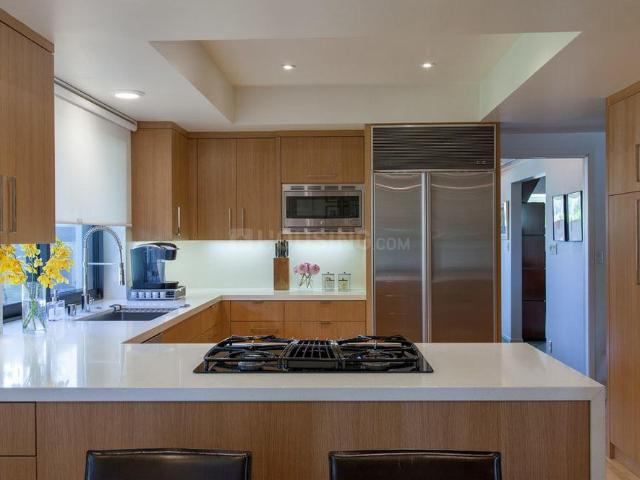 5 BHK Apartment in Khar West for resale Mumbai. The reference number is 9319462