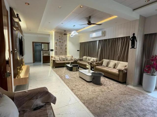 5 BHK Apartment in Harni for rent Vadodara. The reference number is 20321241