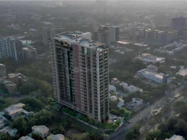 5 BHK Apartment in Iscon Ambli Road for resale Ahmedabad. The reference number is 19046966
