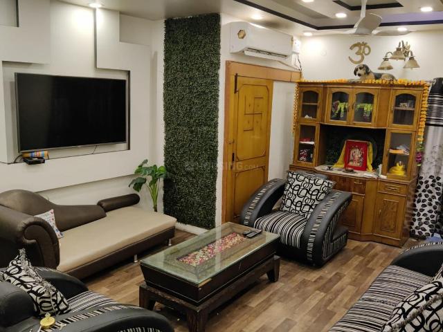 5 BHK Apartment in Mansarover Garden for resale New Delhi. The reference number is 17044574
