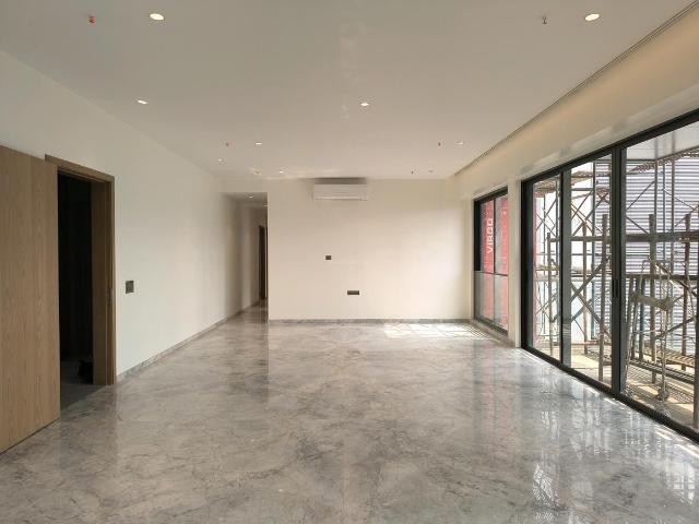 5 BHK Apartment in Santacruz West for resale Mumbai. The reference number is 19336638