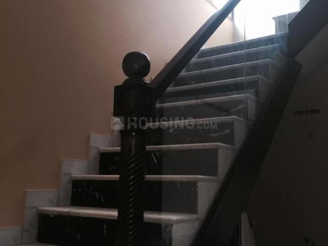 5 BHK Apartment in Sarita Vihar for resale New Delhi. The reference number is 11541328