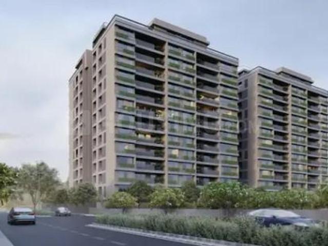 5 BHK Apartment in Science City for resale Ahmedabad. The reference number is 19207371